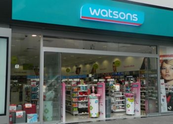 Watsons ‘çıplak arama’yı kabul etti