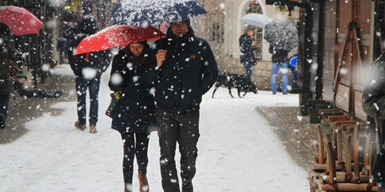 Meteoroloji tarih verdi: Kar geliyor