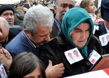 Şehit polisin annesi kalp krizi geçirdi