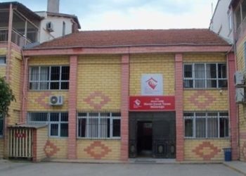 İntihar eden kızlar kaçtı