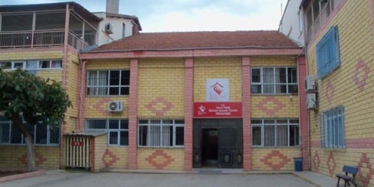 İntihar eden kızlar kaçtı