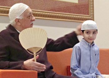 Hocaefendi’nin evini bastılar