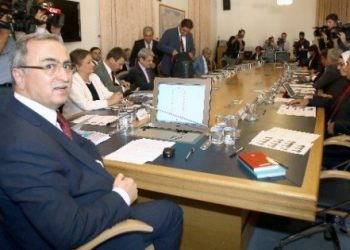 AKP Fidan ve Akar’ı Darbe Komisyonundan kaçırıyor