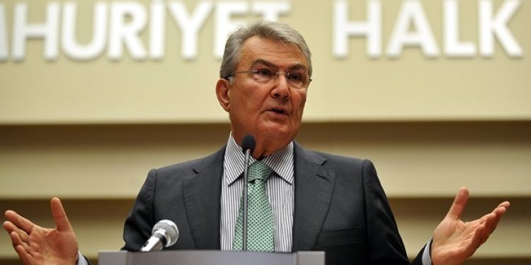 Başkanlık Deniz Baykal’a emanet