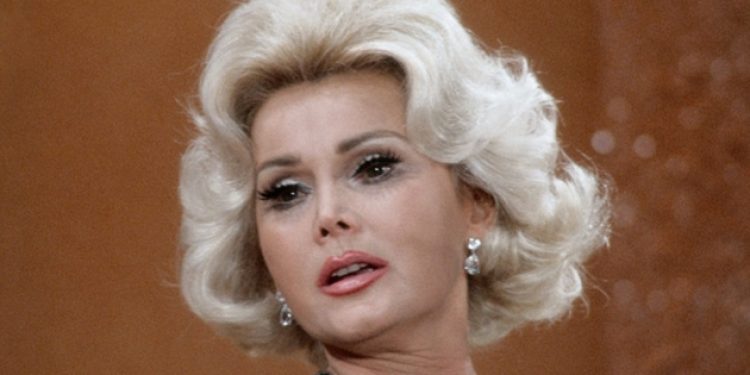 Efsane Hollywood yıldızı hayatını kaybetti