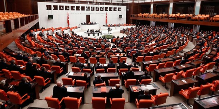 Başkanlığa destek düştü, AKP elini çabuk tutuyor!