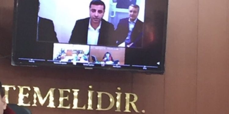 Demirtaş suikastte Davutoğlu’nu işaret etti