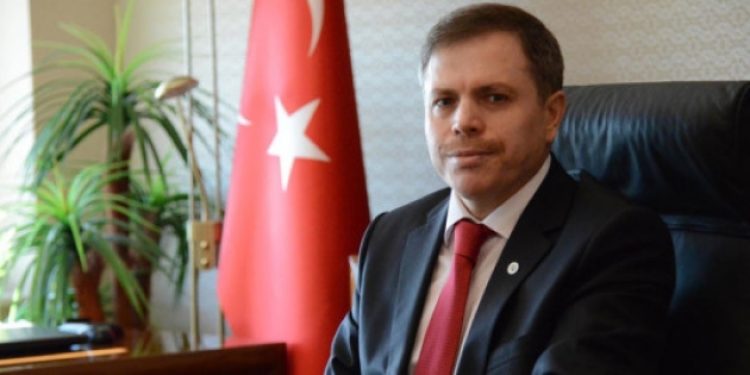 Rektör ve 8 akademisyene cadı avı