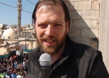 Yandaş gazeteci yakılarak öldürülen askerimize “hain” dedi