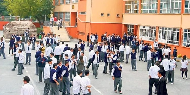 Fişlenme sırası çocuklara geldi