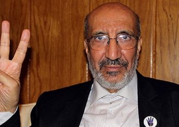 AKİT yazarı tarikatları hedef gösterdi