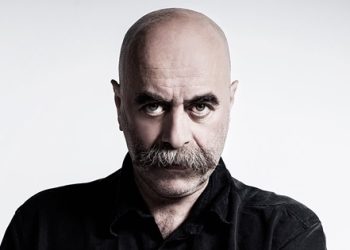 Kitabın ortasından konuştu