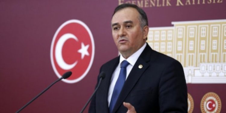 CHP’yi suçlayan MHP’li Akçay’ın inanılmaz tutarsızlığı