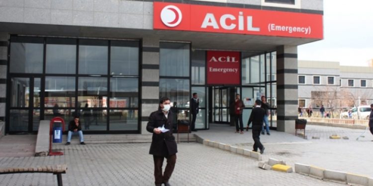 Bir günde 8 hastayı kör ettiler