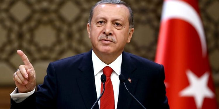 Erdoğan’a OHAL yetkisi veren madde komisyondan geçti