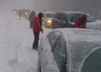 Uludağ’da 100 araç mahsur kaldı
