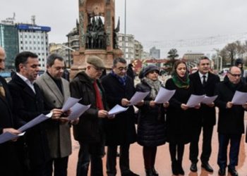 CHP’li vekiller sokağa döküldü