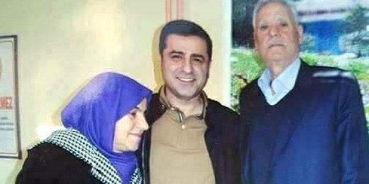 Demirtaş’tan cezaevinden ilk fotoğraf