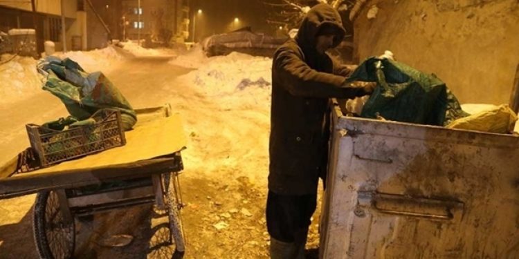 Ellerim kara anlım ak