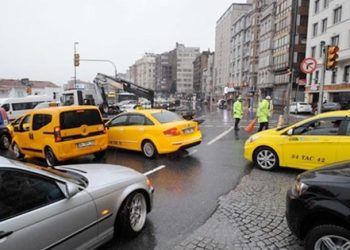 Dikkat Taksim’e giden yollar kapatıldı!