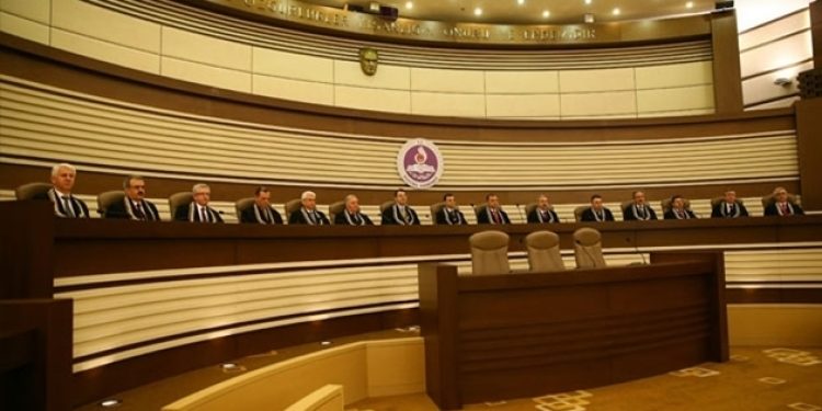 HİÇ BİZ ONUNLA EŞİT OLABİLİR MİYİZ!