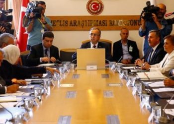 Eski komisyonların üyeleri Darbe Komisyonu’ndan memnun değil
