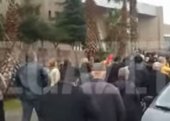 İzmir Adliyesinde ‘hükümet istifa’ sesleri