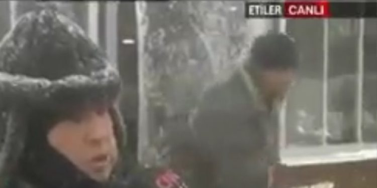 CNN Türk yanlışlıkla muhalif yayın yaptı!