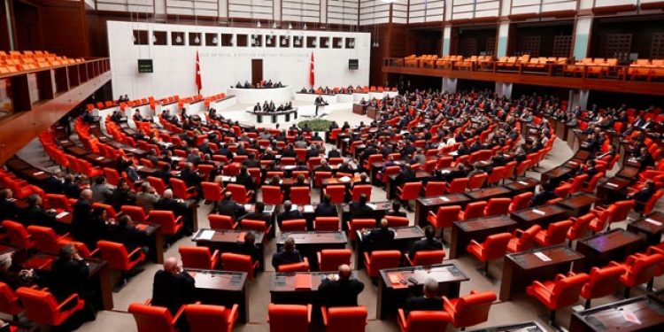 AKP’lilerin sahte imzasına suç duyurusu!