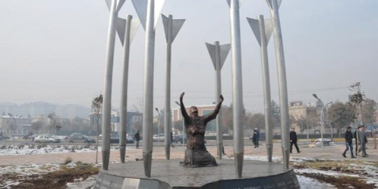 Roboski Anıtı kayyım tarafından söküldü