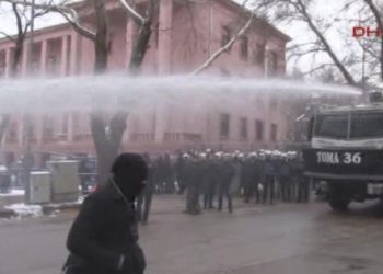 TBMM’de Anayasa eylemine polis müdahalesi