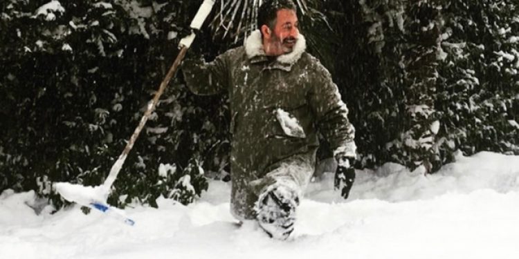 Cem Yılmaz’dan kar paylaşımı