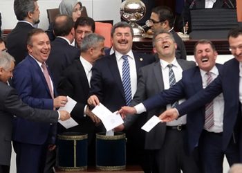 “Evet oyu verenler yargılanacak!”