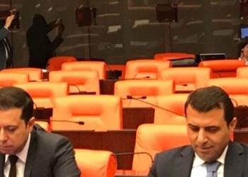 AKP’li vekiller görüşmelerde uyudu!