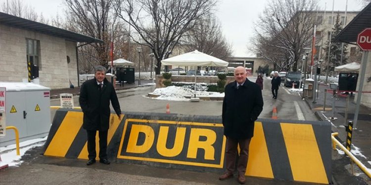 “Sana mı soracağım lan?” demokrasisi!