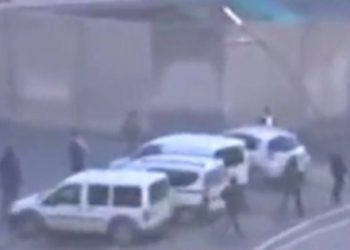 Emniyet Müdürlüğü önünde çatışma! 1 polis ağır yaralandı