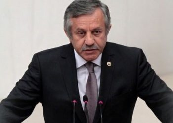 MHP’li Celal Adan, oyunu AKP’li Meclis Başkanvekiline gösterdi