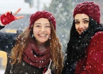 Erzurumlu veliler okulları tatil etmeyen valiye isyan ettiler!