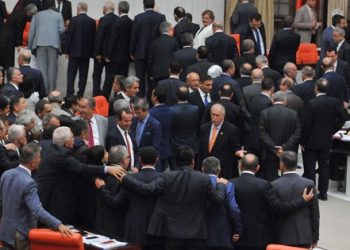Anayasa oylamasında AKP’lilerin kafası karışık!