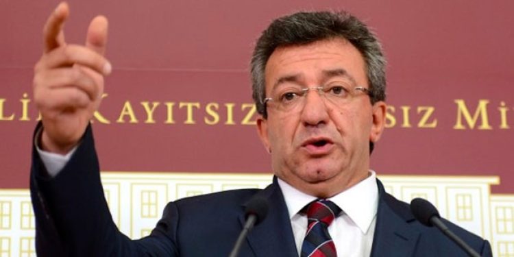 ‘Bahçeli saraya yaver olma arzusuyla yanıyor’