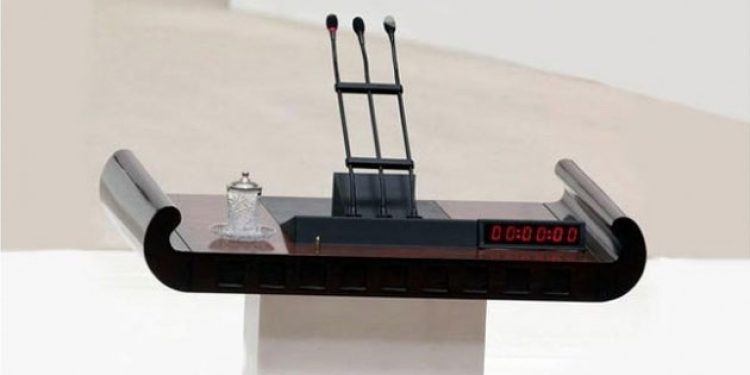 Gece geçirilen 5. maddeyle meclis fesh edildi!