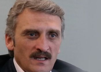 AKP’li vekilden küfürlü basın toplantısı
