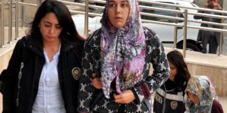 Soykırımda hedef kadınlardı