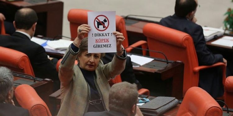 ‘Nazi aklı Hitler anlayışı TBMM’de’