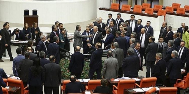 9, 10 ve 11’inci maddeler de kabul edildi!