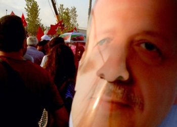 “Erdoğan’ın maskesi düştü”