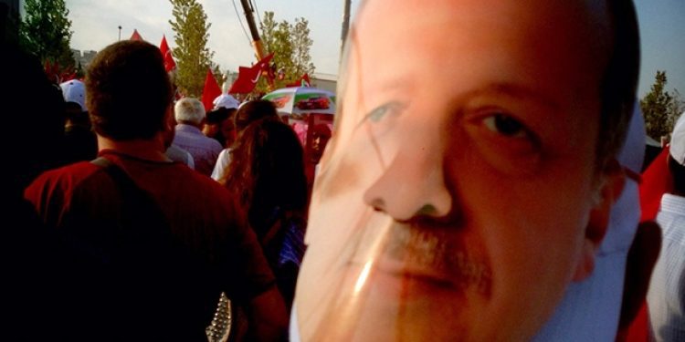 “Erdoğan’ın maskesi düştü”