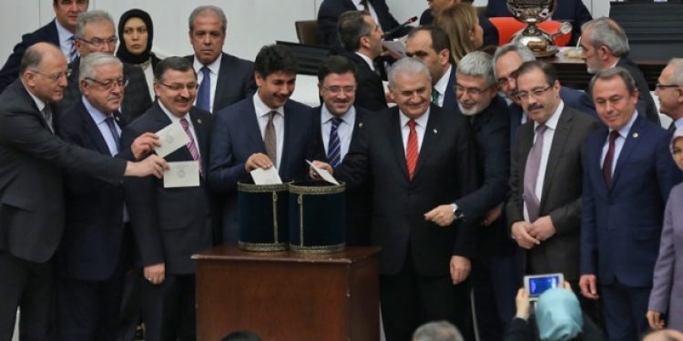 ‘Başkanlıkta’ ilk perde bugün kapanıyor