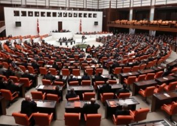 Anayasa değişikliği teklifinde ilk 4 madde kabul edildi