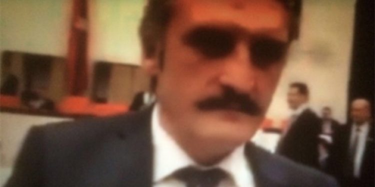 Şöförünü vekil yaptı o da bunu yaptı